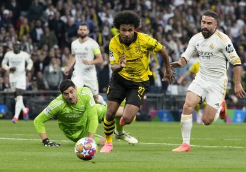 FC Barcelona doplnil ofenzívu príchodom Adeyemiho z Borussie Dortmund