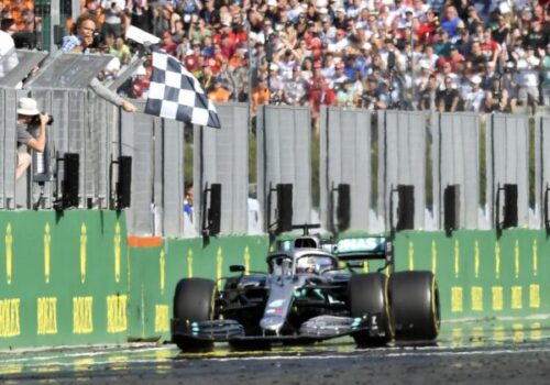 Tímy Mercedes a Ferrari sú pripravené na súboj v Maďarsku