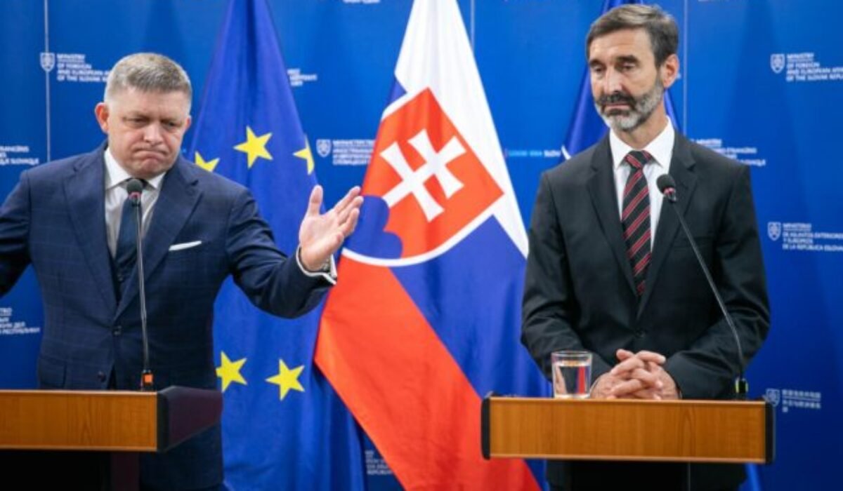 Ako je to s členstvom Slovenska v Koalícii ochotných? Kde je naozaj pravda, ukáže čas, tvrdí politológ
