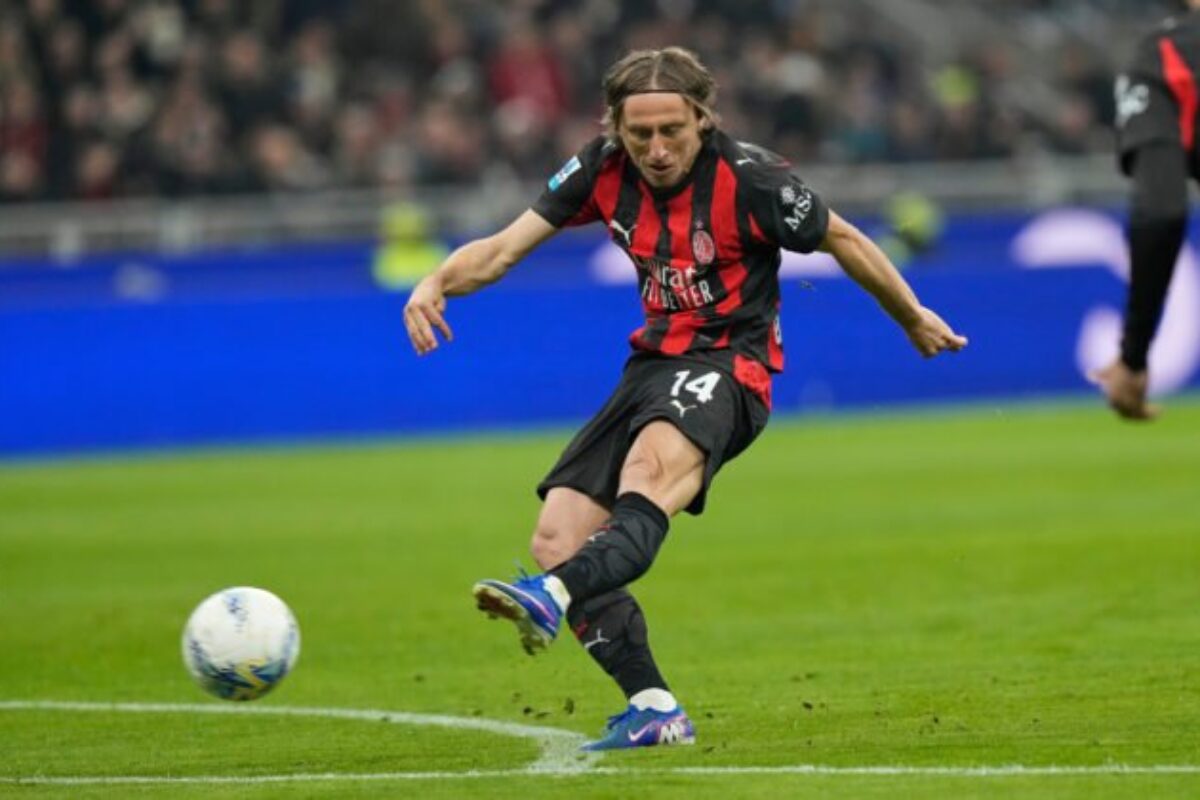 45783_italy_serie_a_soccer_69937-640x420.jpg Modrič zostáva v Miláne, s vedením AC podpísal zmluvu do leta 2027