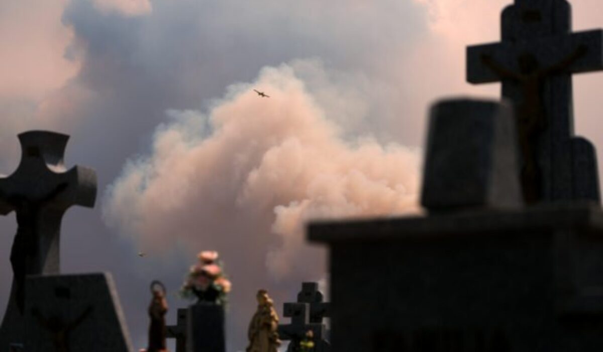 45828_spain_europe_wildfires_7_646-640x420.jpg Lesné požiare pustošia Francúzsko aj Španielsko, evakuovali už viac než 250-tisíc ľudí – FOTO