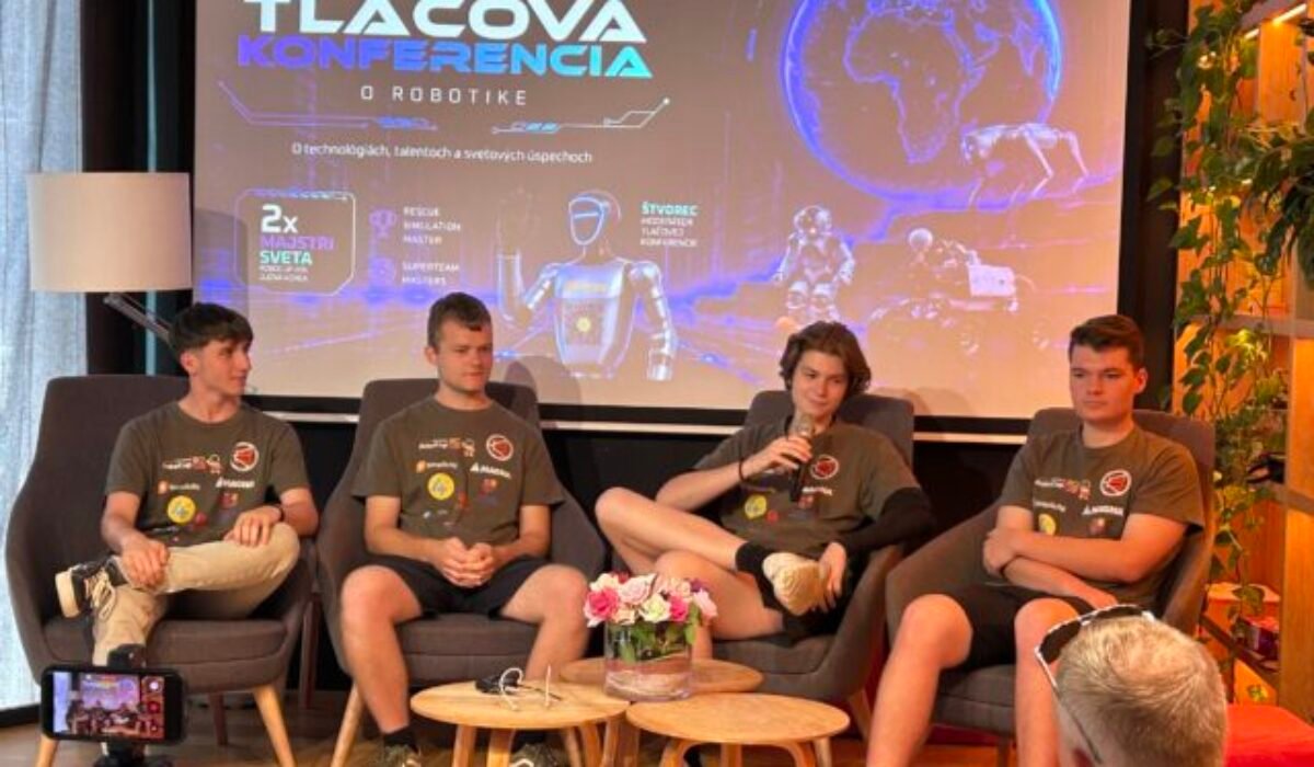 45954_img_7209-640x420.jpg Robot moderoval tlačovú konferenciu. Slovensko zažilo premiéru, aká tu ešte nebola