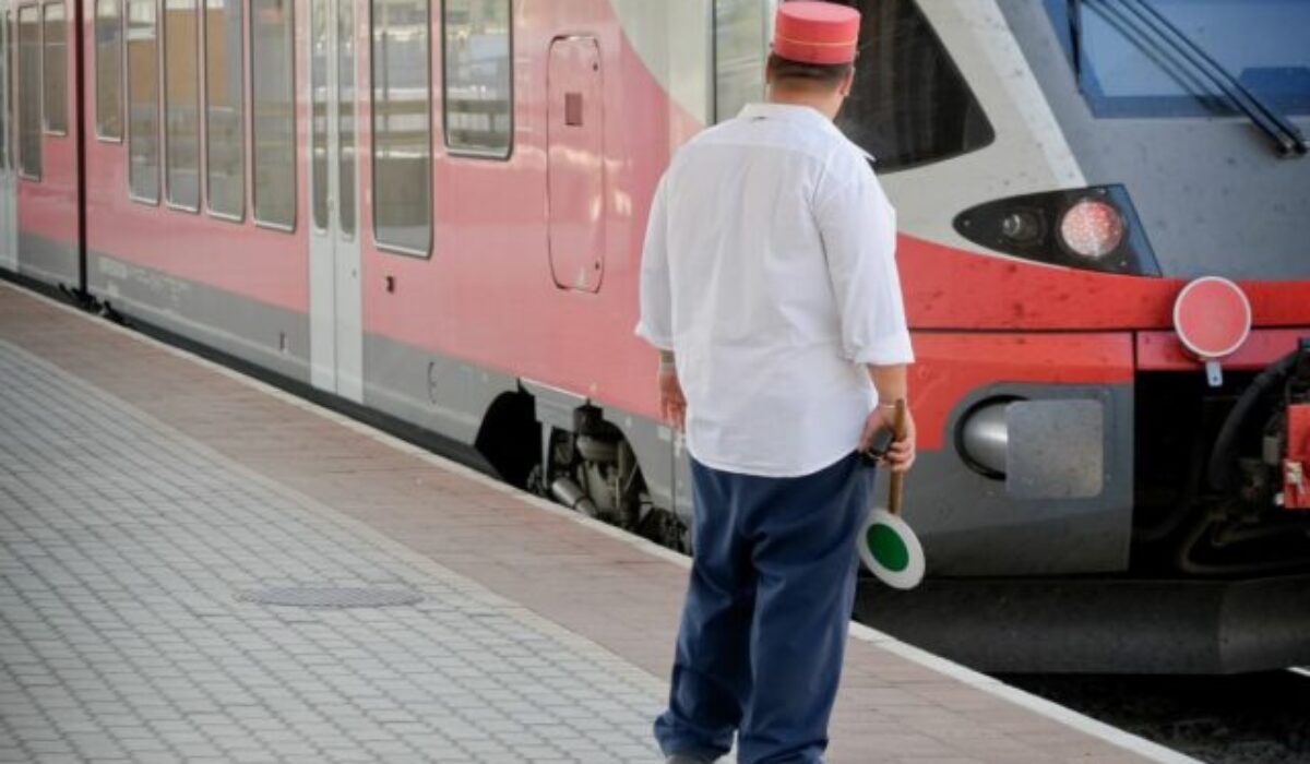 Výpravca železničnej stanice ohrozil pod vplyvom drog vlak so 140 cestujúcimi