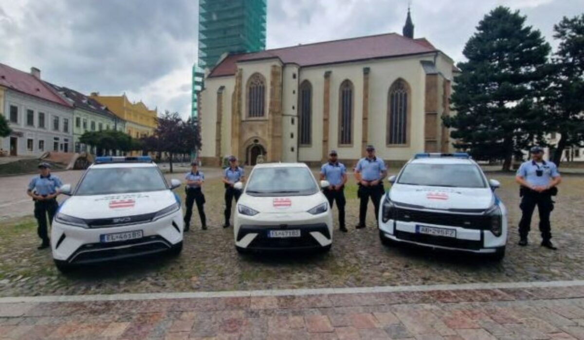 46061_presov4-e1785256865197-640x420.jpg Mestská polícia v Prešove zaradila do služby tri nové vozidlá, jedno z nich už páchateľ stihol poškodiť – FOTO