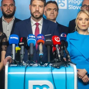 Ps varuje: rusi nám chcú rozvrátiť zdravotníctvo aj dopravu! PS VARUJE: RUSI NÁM CHCÚ ROZVRÁTIŤ ZDRAVOTNÍCTVO AJ DOPRAVU!