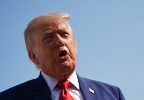 Trump oznámil dohodu s Izraelom, nové útoky na Irán majú byť pozastavené