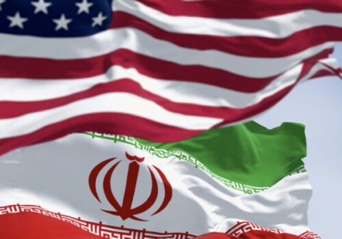 Diplomatické snahy o vyriešenie konfliktu medzi USA a Iránom pokračujú, podľa Kataru sa však zatiaľ nechystajú žiadne priame rokovania