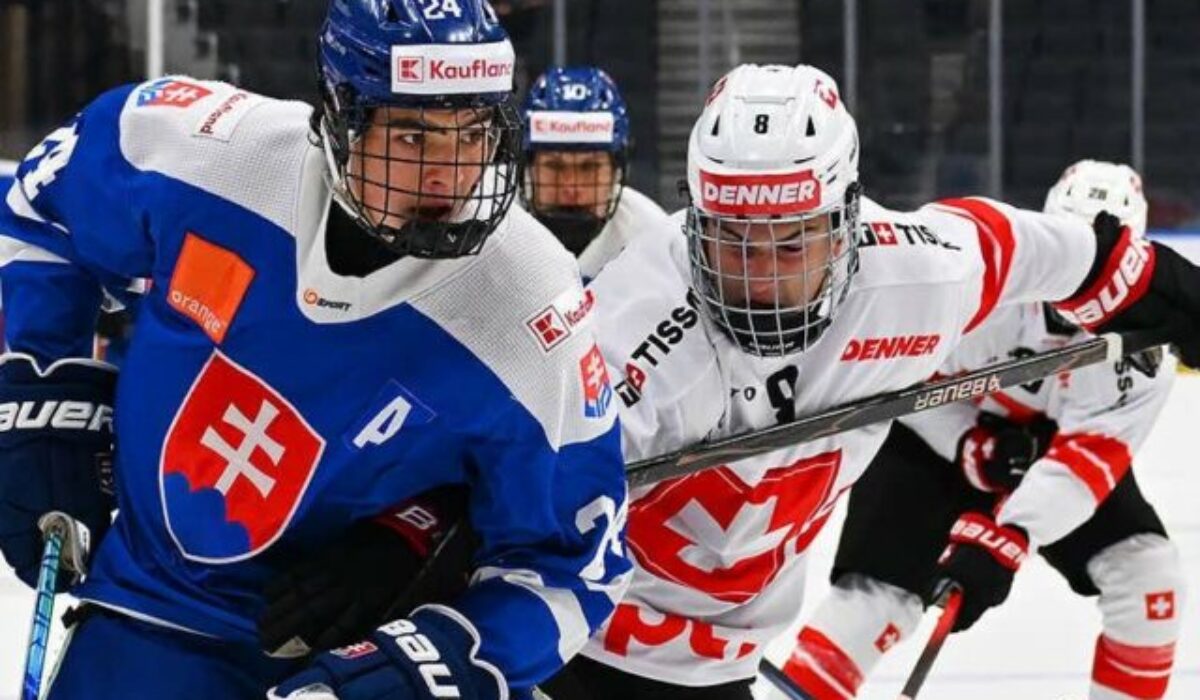 Selič strelil Švajčiarom štyri góly a mladí Slováci postúpili do semifinále Hlinka Gretzky Cupu
