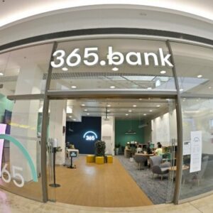 47063_mkf9130-scaled-1-640x420.jpg 365.bank má za sebou úspešný polrok, jej zisk vzrástol o takmer 29 percent