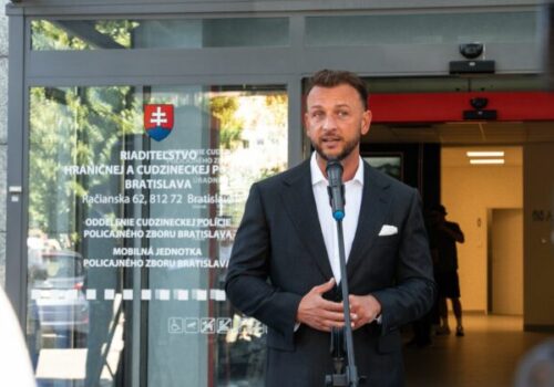 Súčasťou radarov sú ruské komponenty, Šutaj Eštok oznámil vyvodenie personálnej zodpovednosti a opozícia žiada audit – VIDEO