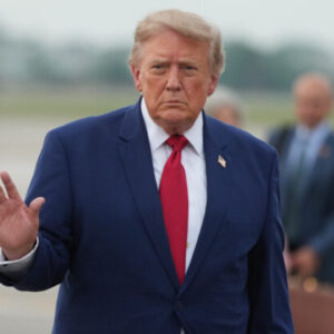Trump oznámil clá až do výšky sto percent na dovoz dronov