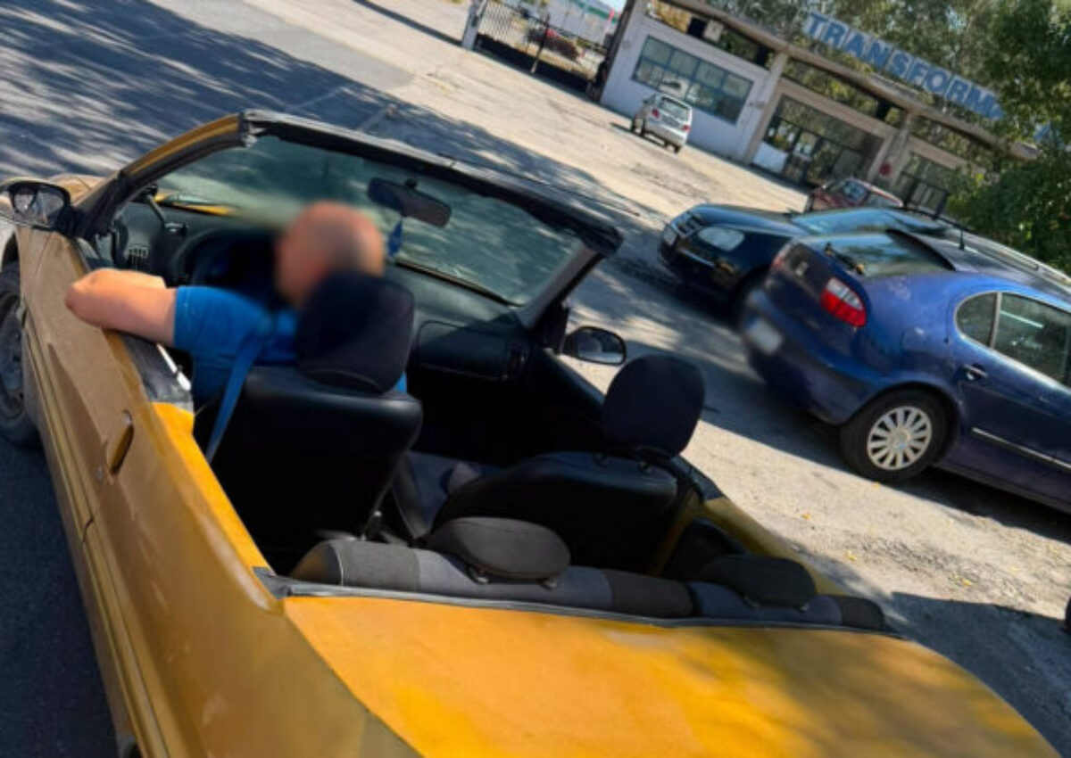 Policajti v Bratislave riešili kuriózny prípad, vodič si svojpomocne vyrobil z auta „kabriolet“