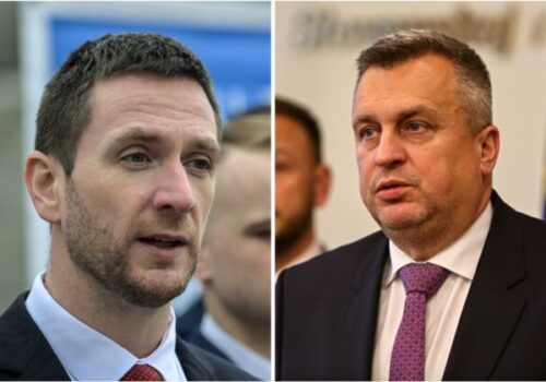 SNS sa chystá spojiť sily s Republikou, Danko bol poverený rokovaním s Uhríkom o spojených voľbách