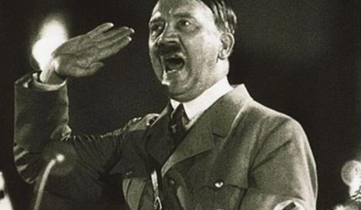 Gól oslavoval s fúzikmi ako Hitler a hajloval. Hráč dostal od disciplinárnej komisie trest až po dvoch rokoch od udalosti