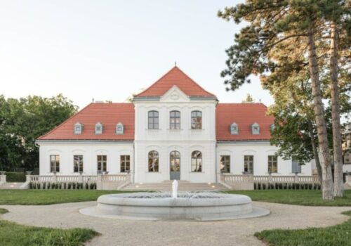 Mesto Trnava obnovilo historickú Emmerovu vilu, otvorenie prinesie kaviareň aj prehliadky – FOTO