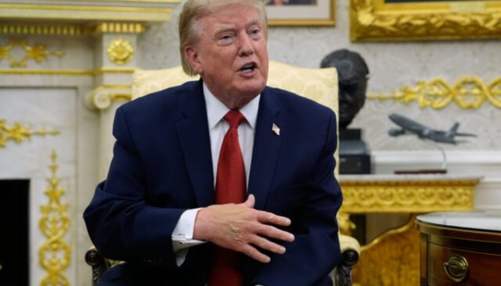Trump poprel rokovania s iránom a tvrdí, že hormuzský prieliv je otvorený