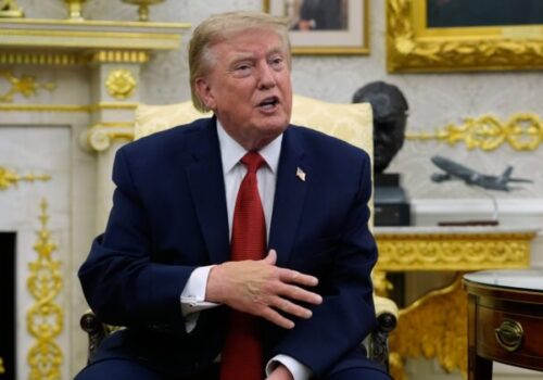 Trump poprel rokovania s Iránom a tvrdí, že Hormuzský prieliv je otvorený