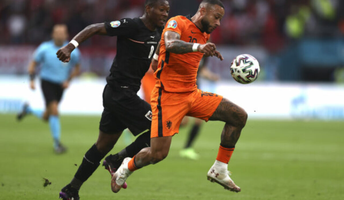 Holanďan Depay súhlasil so znížením platu, aby zostal v brazílskom tíme Corinthians