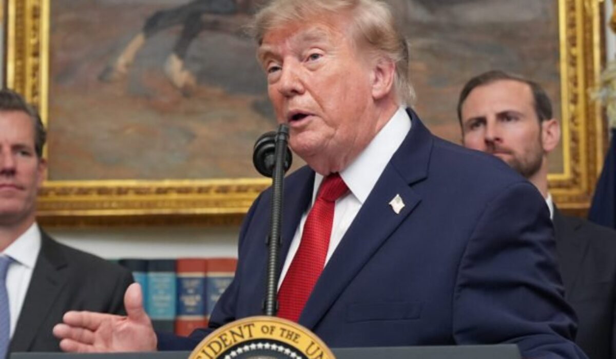 Trump spustil „bezprecedentnú“ ekonomickú ofenzívu proti Iránu, hrozí trestami aj ďalším krajinám
