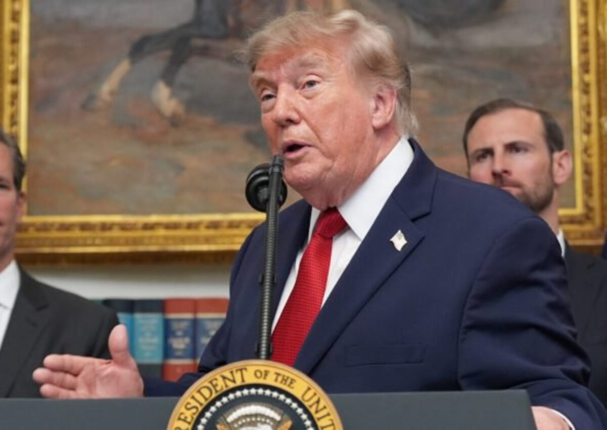 Trump spustil „bezprecedentnú“ ekonomickú ofenzívu proti Iránu, hrozí trestami aj ďalším krajinám